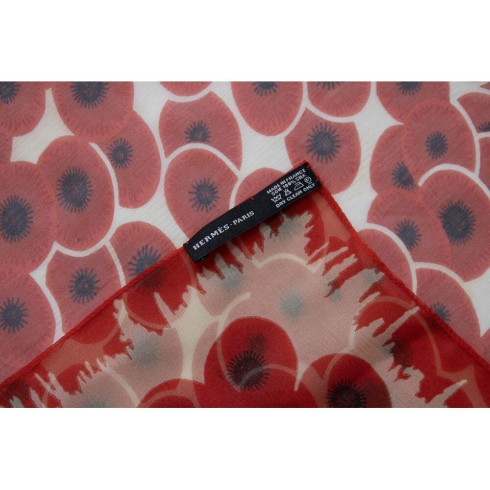 Hermes, red floral printed silk scarf - Picture 3 of 6
